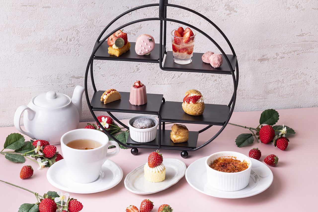 【平日特別価格】まるごと味わう、苺の贅沢アフタヌーンティー【1月4日～3月31日】