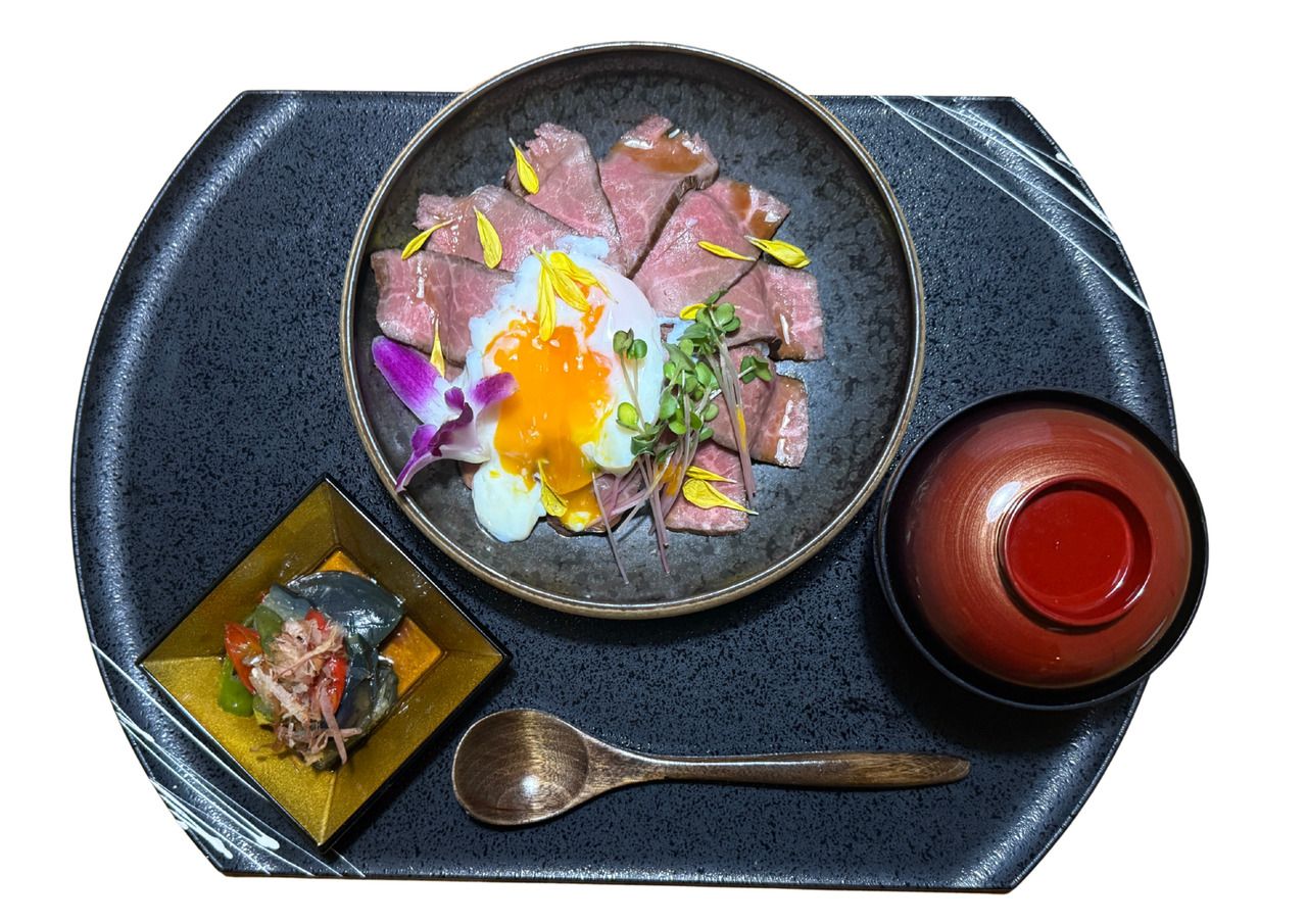 烤和牛盖饭午餐套餐