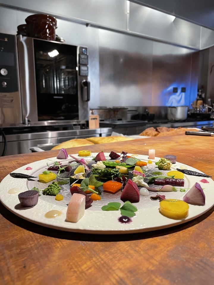 高級食材をカジュアルに　一粒一粒厳選コース