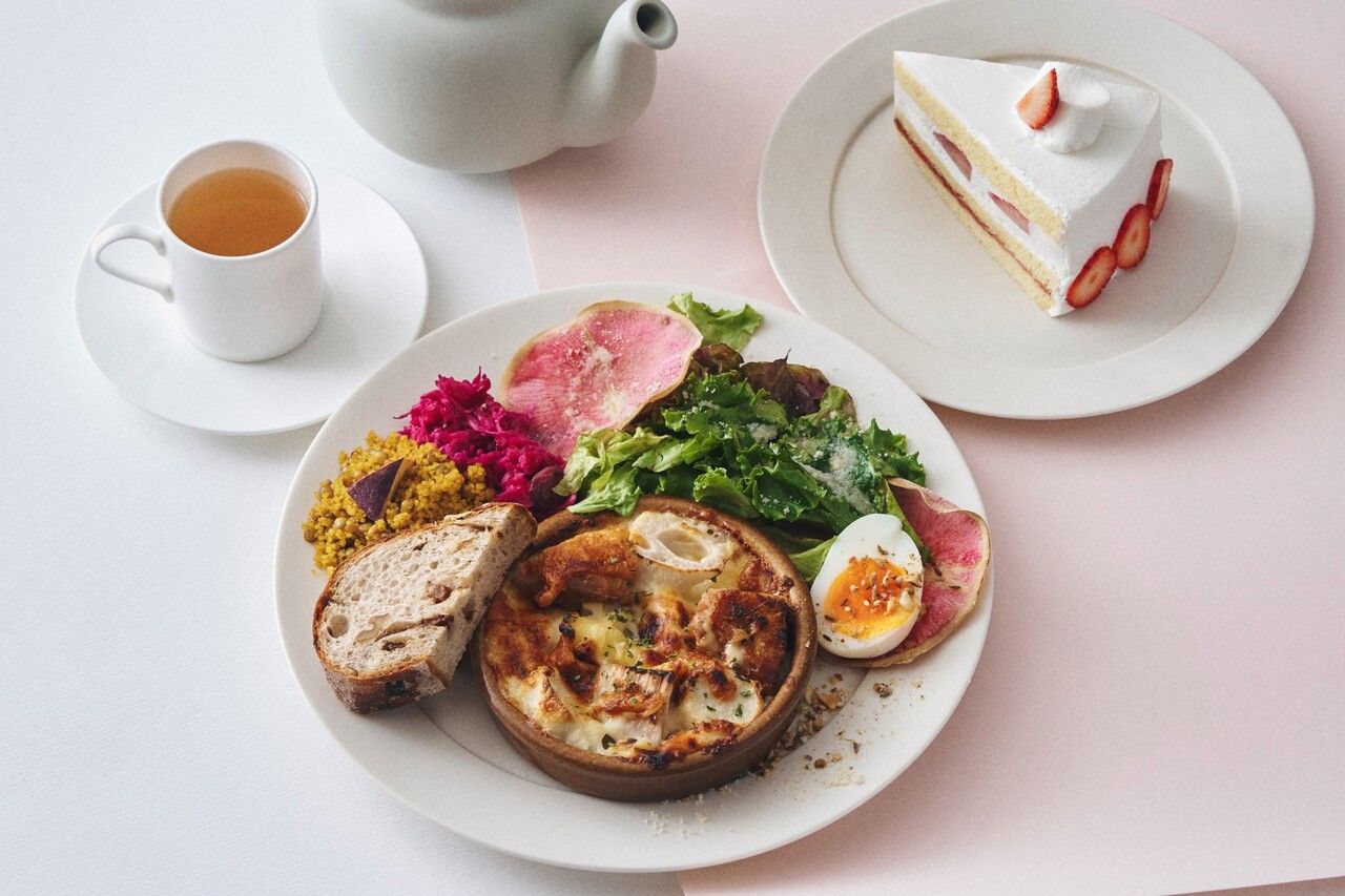 含甜点与饮品的特别午餐 — 嫩鸡、莲藕与里芋的白姜焗烤