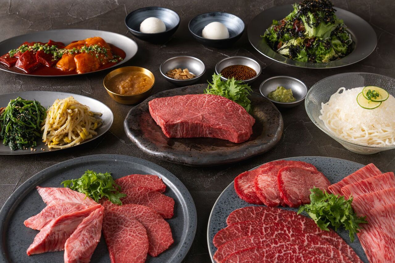 【忘・新年会人気No.1】カルビ＆ロース人気部位全7種＋黒毛和牛厚切り赤身ステーキ ハイコスパコース〈2時間飲み放題付〉