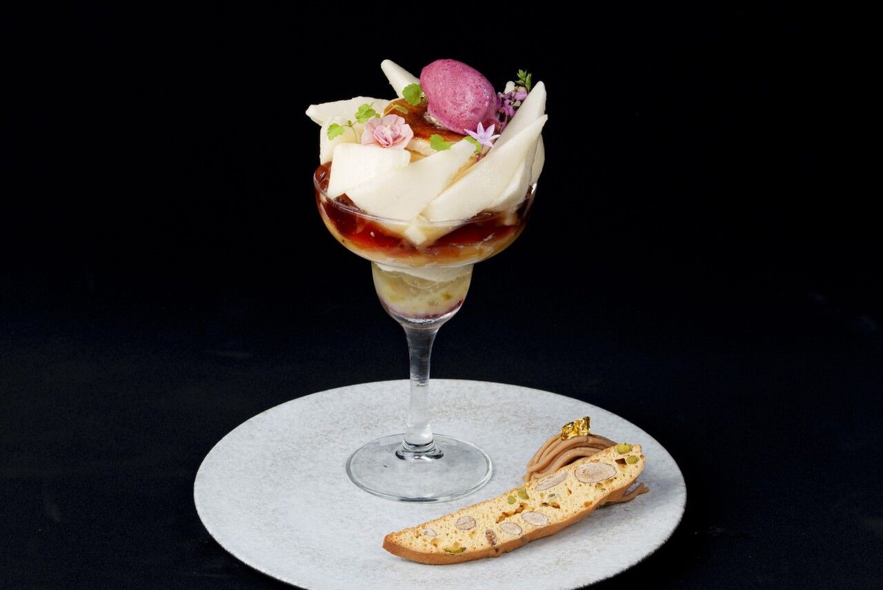 【休日】洋梨のパフェ