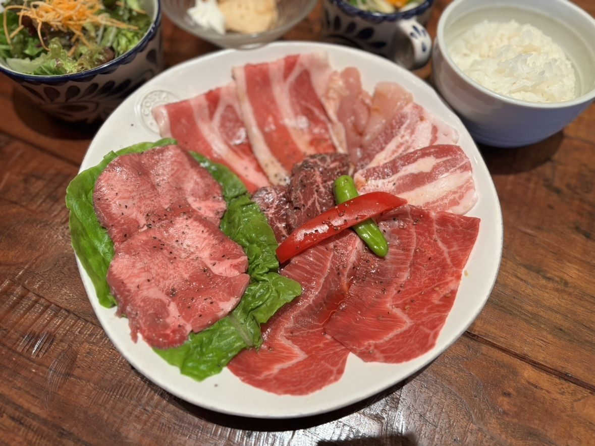 ຊຸດອາຫານທ່ຽງ Yakiniku ທີ່ແຊບຊ້ອຍຂອງ Shibuya