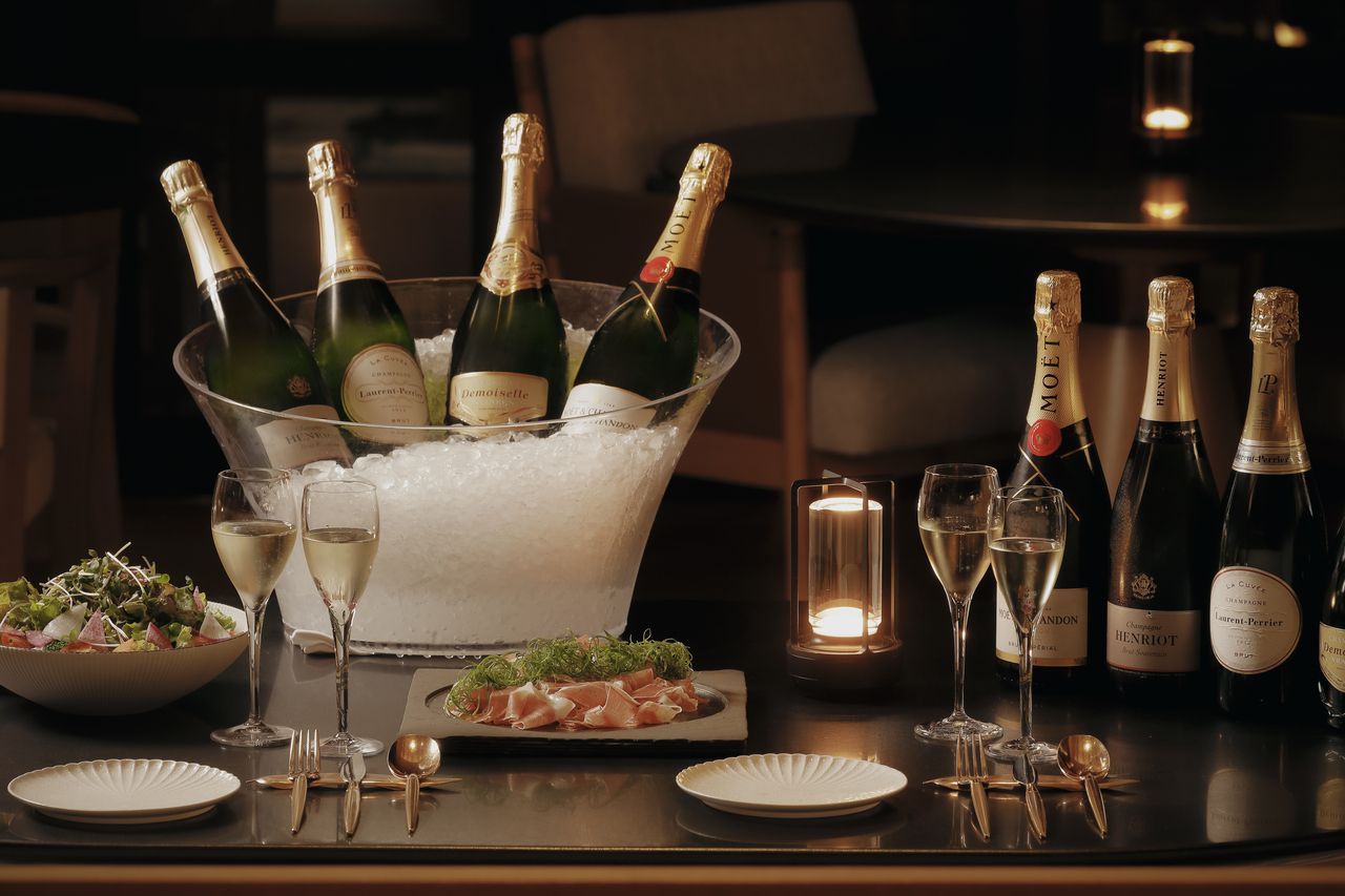 Champagne Lumiere / Choice of Meals