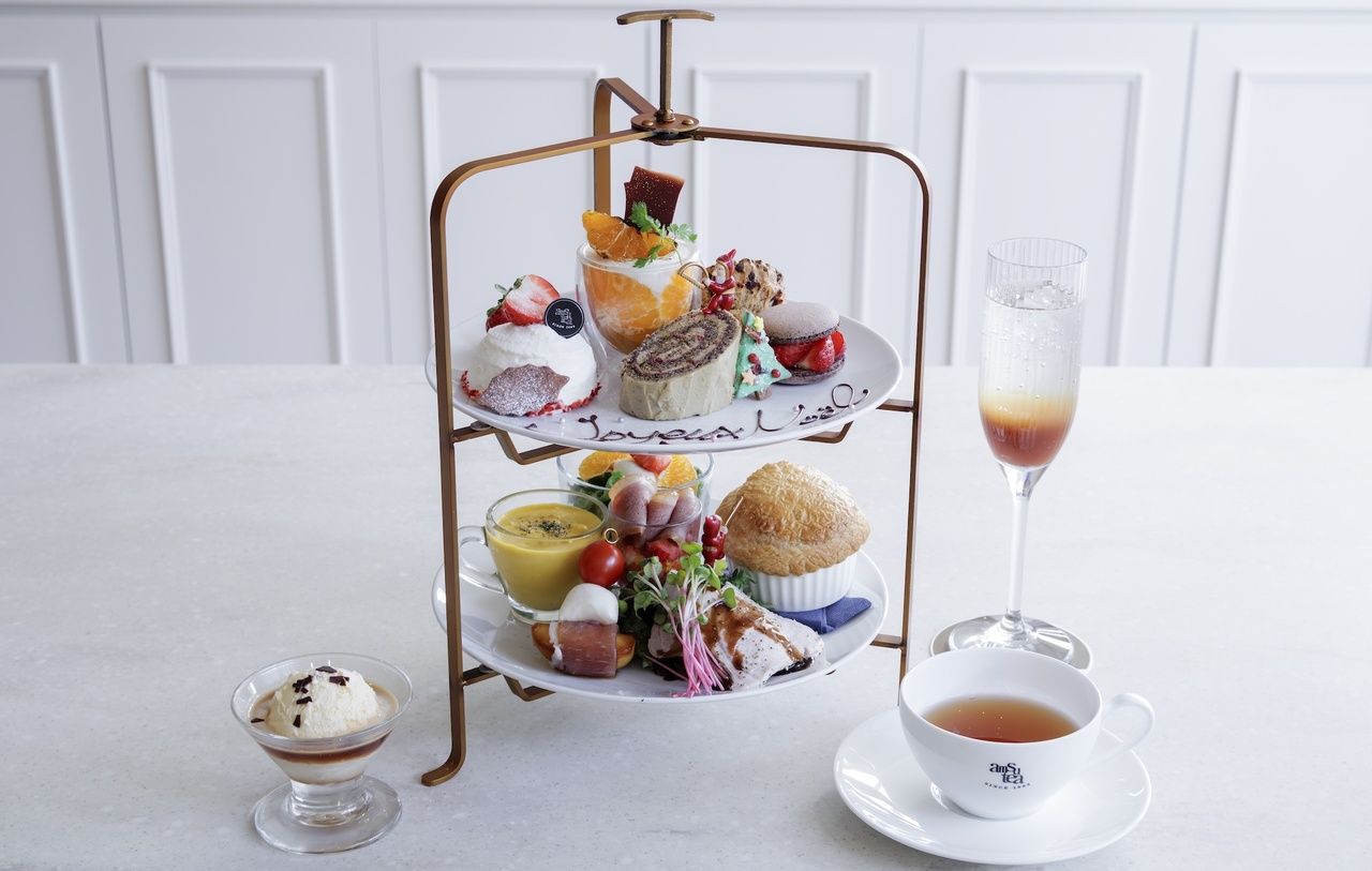 ノエル・ロワイヤル・アフタヌーンティーセット (土日祝 13:30〜)