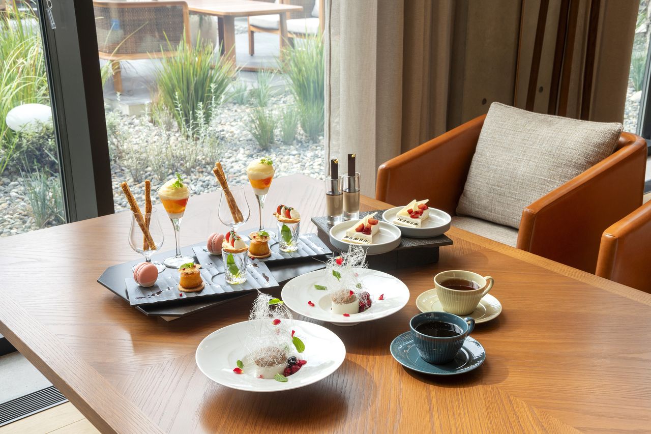 Afternoon tea Winter glowtide