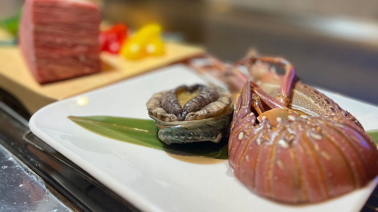 主菜陣容強大！伊勢龍蝦、鮮鮑魚和九州A5黑毛牛套餐