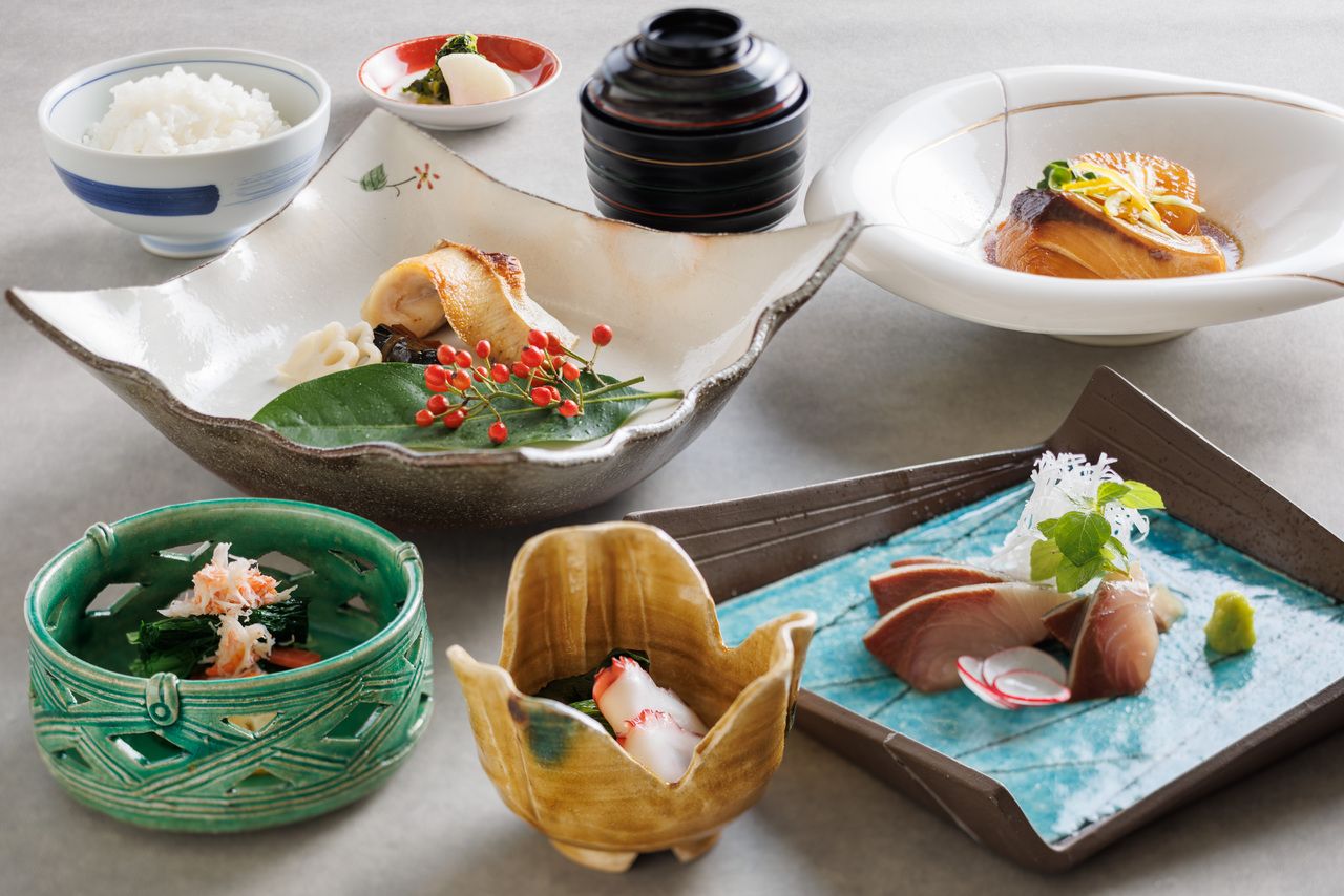 お魚ミニ懐石　【にじいろ】　