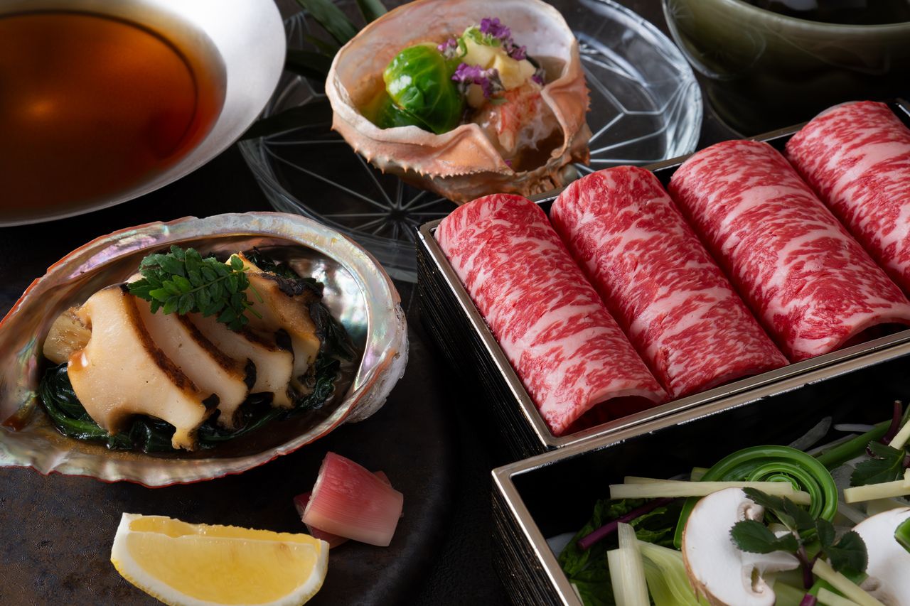 【4月30日まで限定】春の「贅沢三昧」特別会席 全7品　～黒毛和牛と春野菜の出汁しゃぶ　鮑ステーキ　蟹酢甲羅盛り～ 