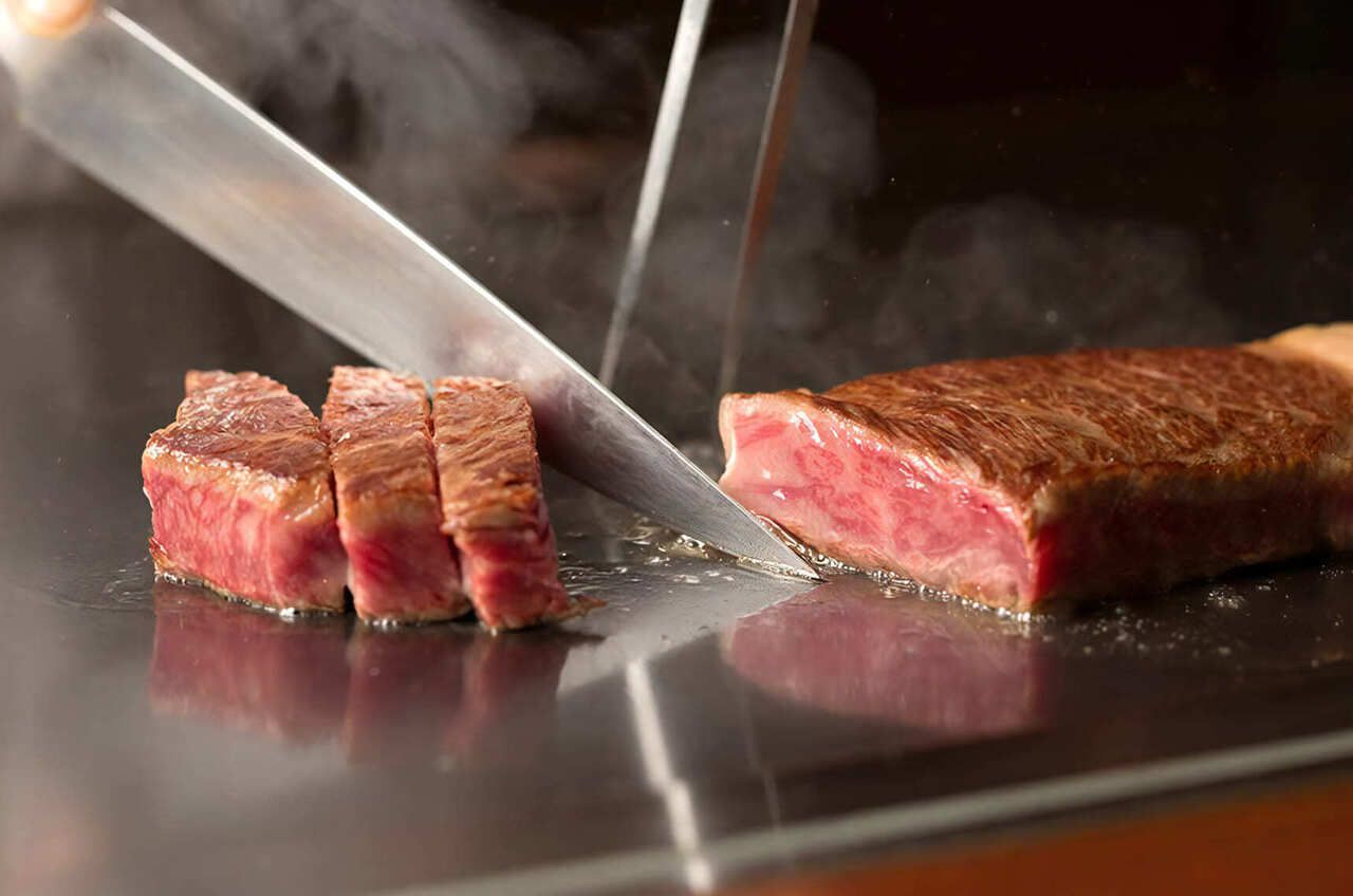 【标准套餐】A5级日本黑毛牛配鲍鱼 / 7道人气菜肴