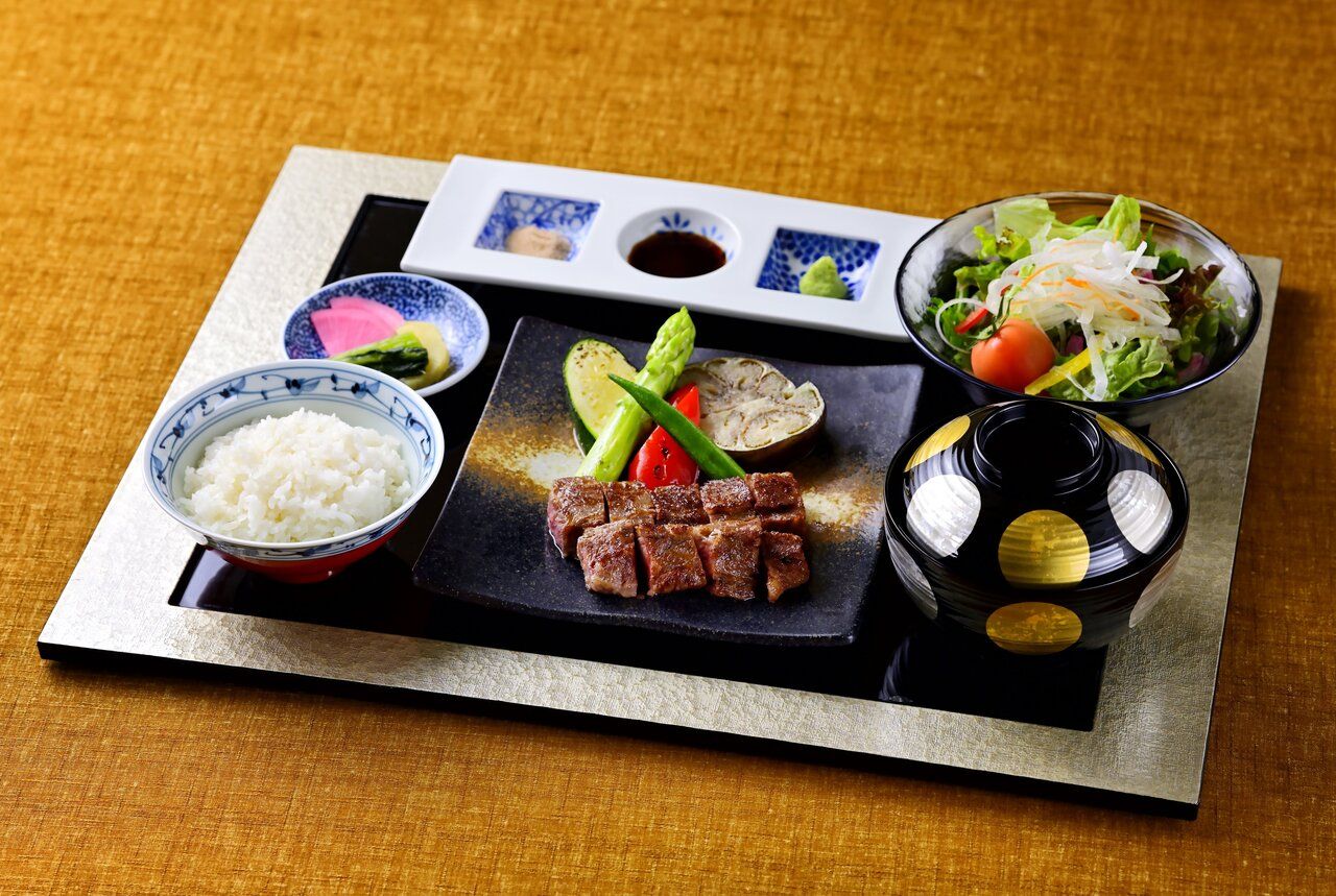 Lunch Awaji Beef Steak Set