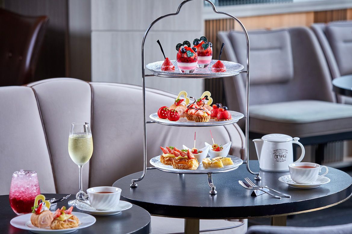[13:00-17:00] 1/1-2/28★ 10% off the Strawberry Afternoon Tea Set with a glass of sparkling wine (website only)