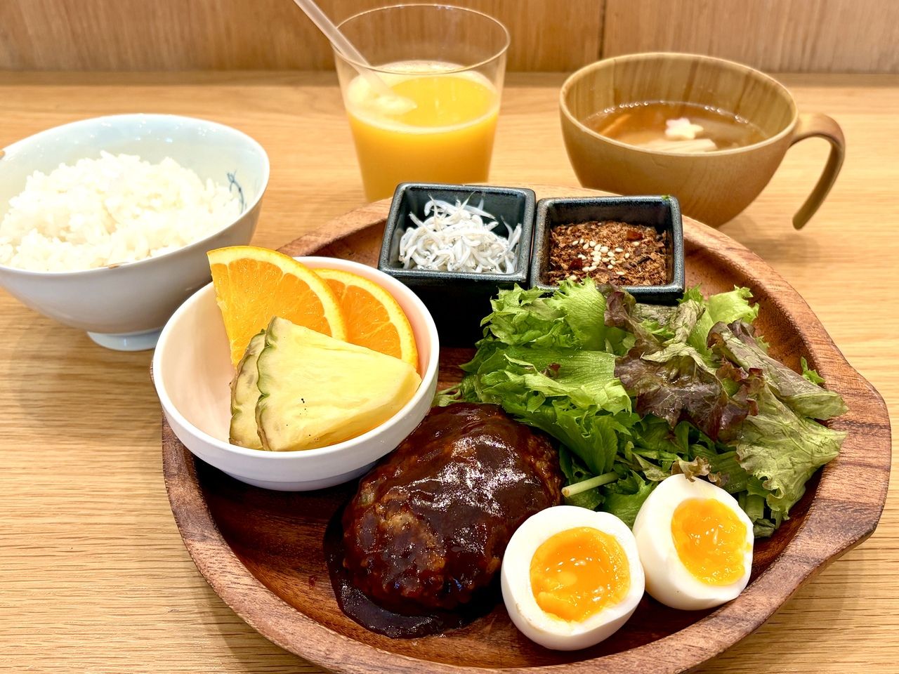お子さまの朝ごはん（デミハンバーグ）12才まで