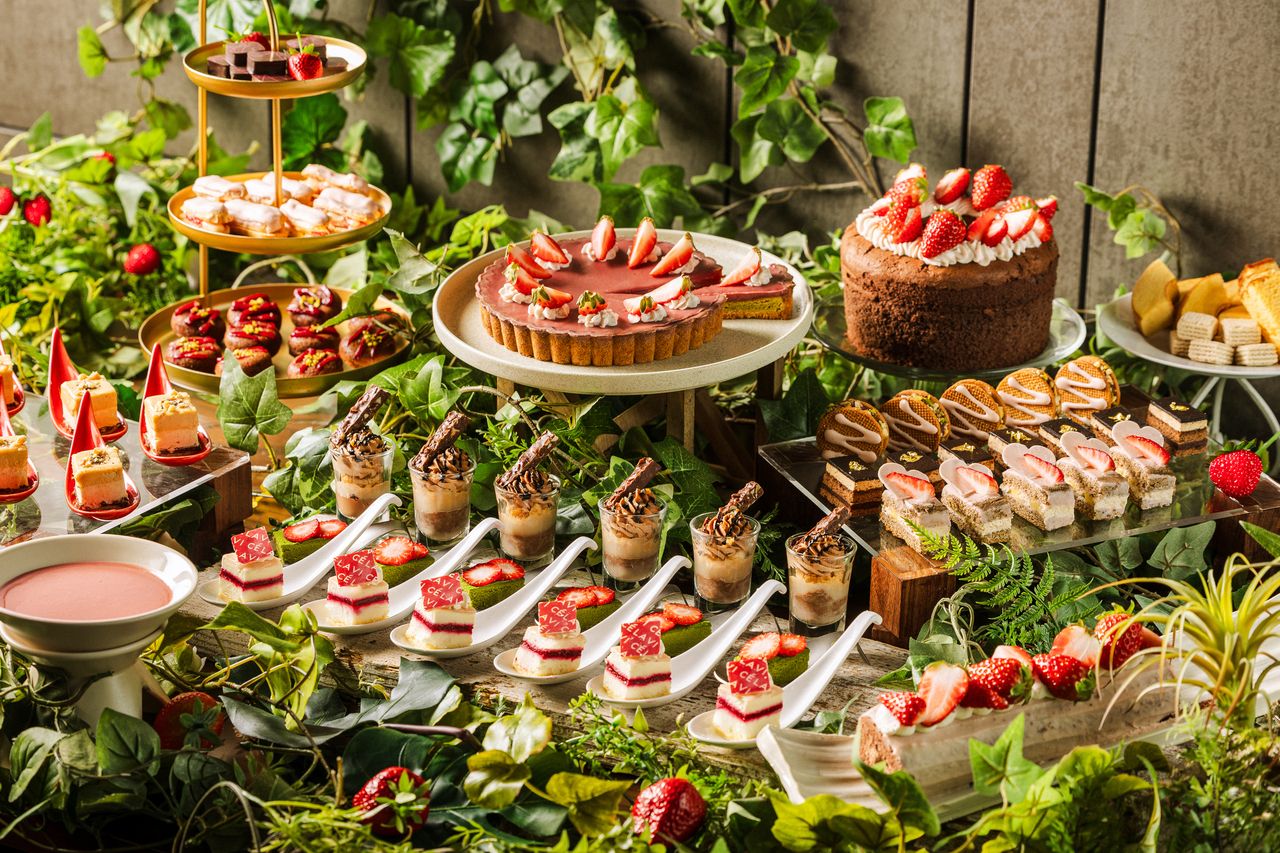 CÉ LA VI SKY LUNCH 4 COURSE & ''STRAWBERRY × CHOCOLATE DESSERT BUFFET''~WEEKDAYS ONLY~