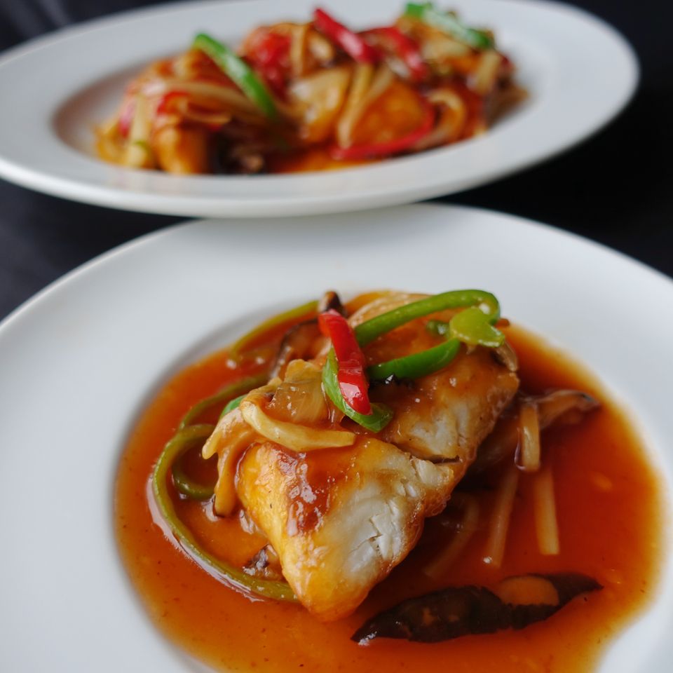 3-5月【歓送迎会】白身魚の甘酢あんかけ・名物！担々麺入りコース／飲み放題付 6,000円