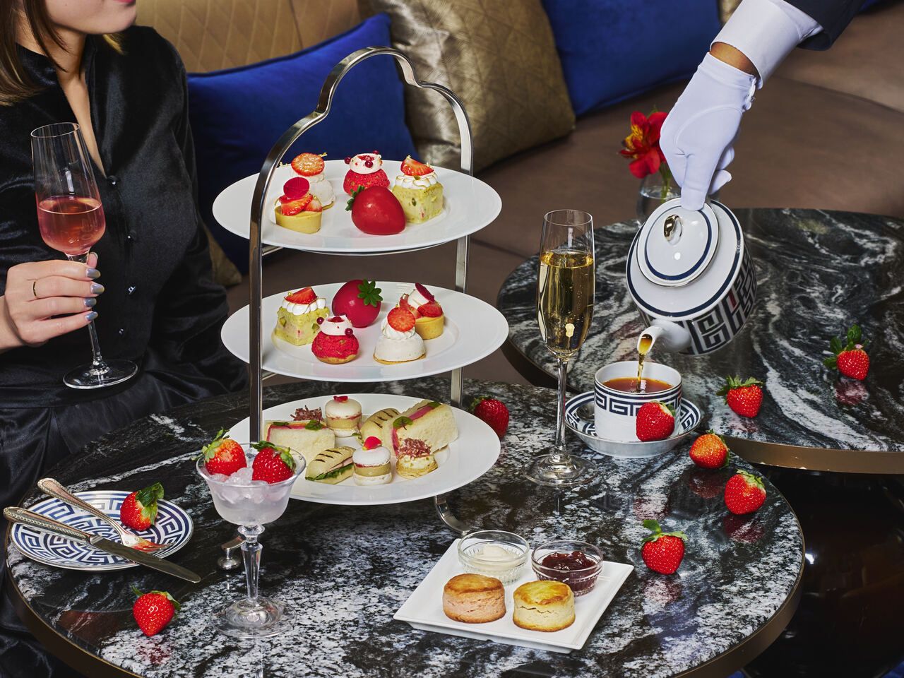 [Limited to 2/2-6] St. Regis Strawberry Afternoon Tea