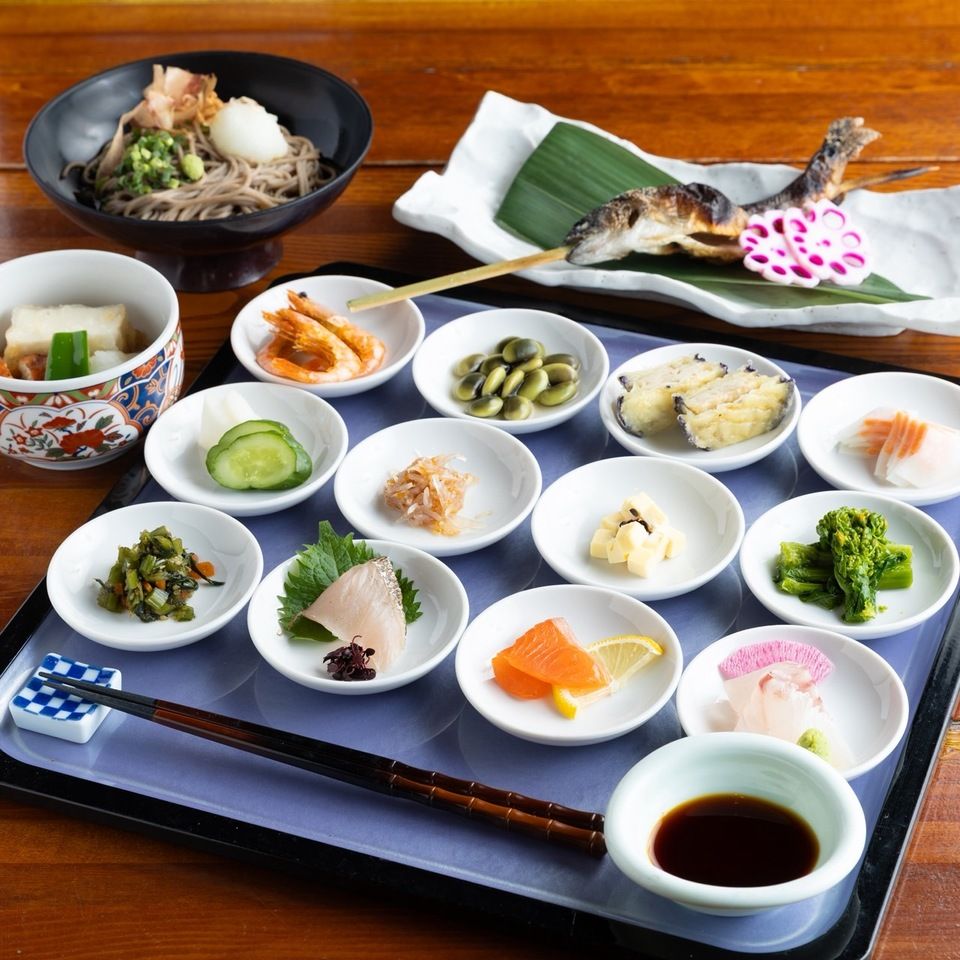 ランチ限定【北信越 彩り12種御膳】