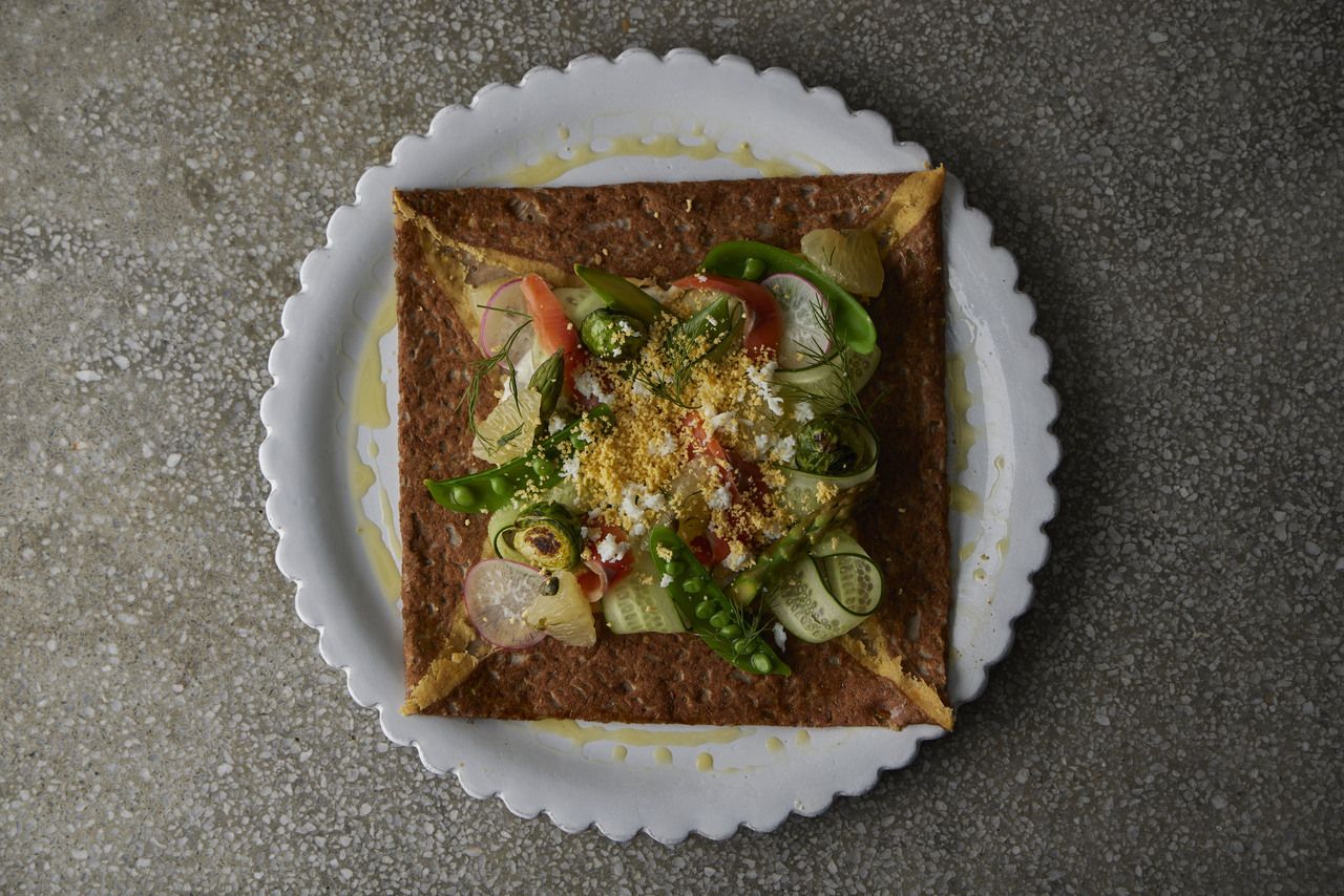 パルフェバンビ付きガレットランチ〜スモークサーモンと春野菜のガレット〜【 ¥5,700円(税別) 】