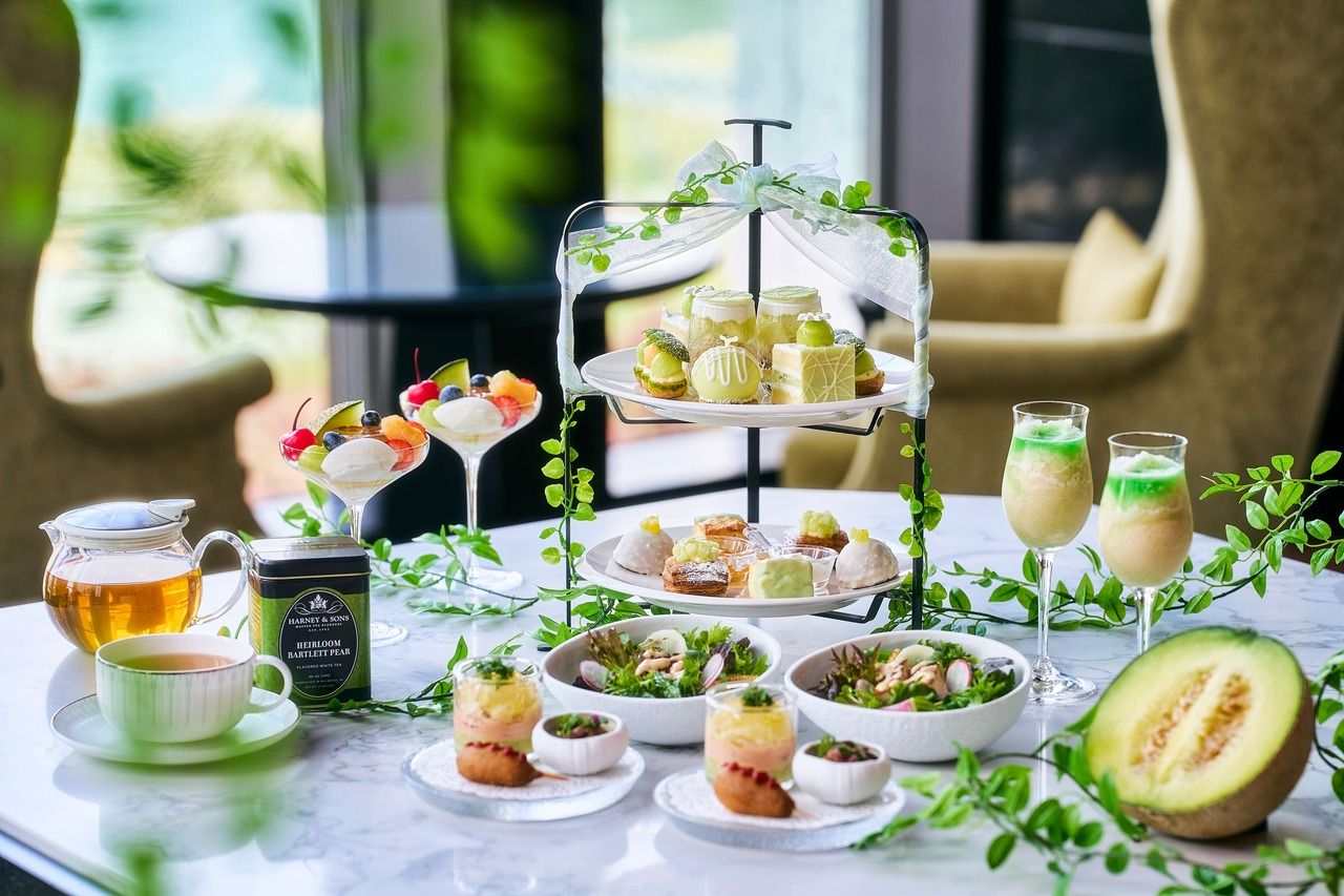  A harmony of melon and early summer fruits. Available only in June.