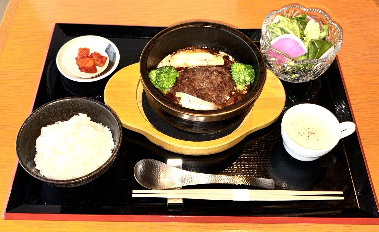 Stone-grilled Japanese Black Beef Hamburg Steak Box