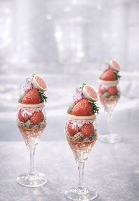 A spring (cherry blossoms) that suits you