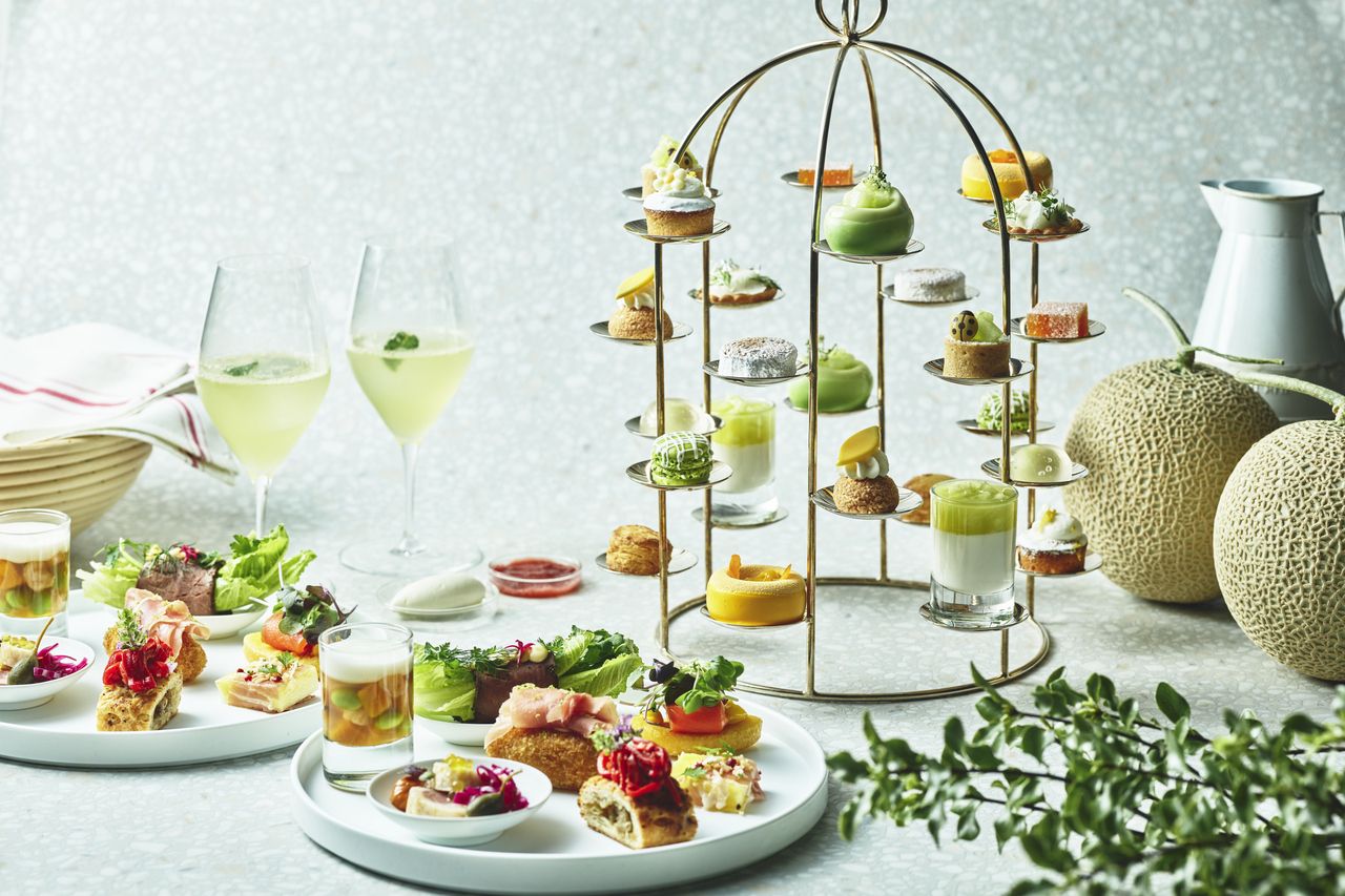 【11:00 AM】Hokkaido Melon & Milk Afternoon Tea + Free-Flow Tea 