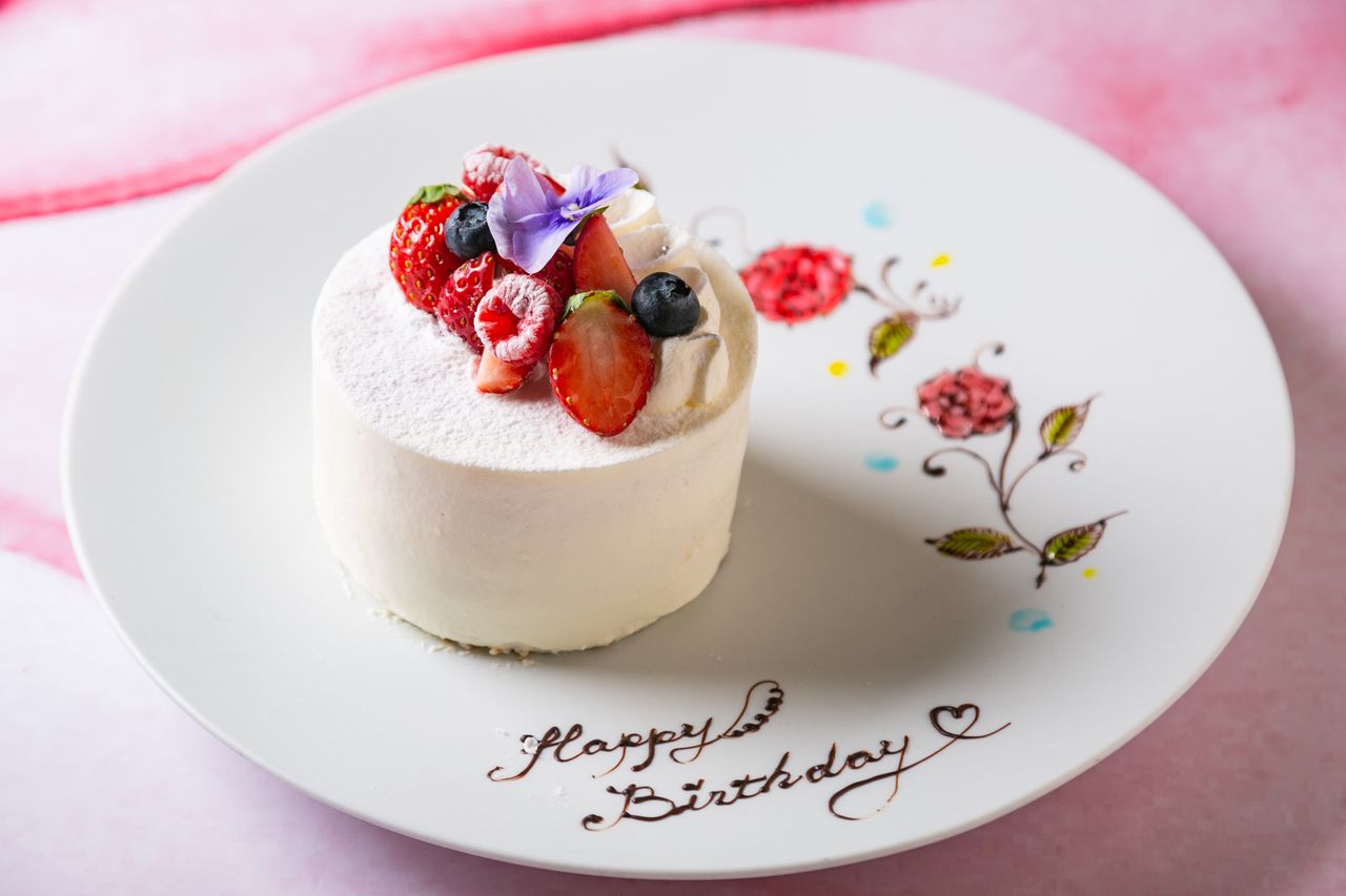 [From June 1st] Dinner Set A + Whole Cake with Message (Anniversary)