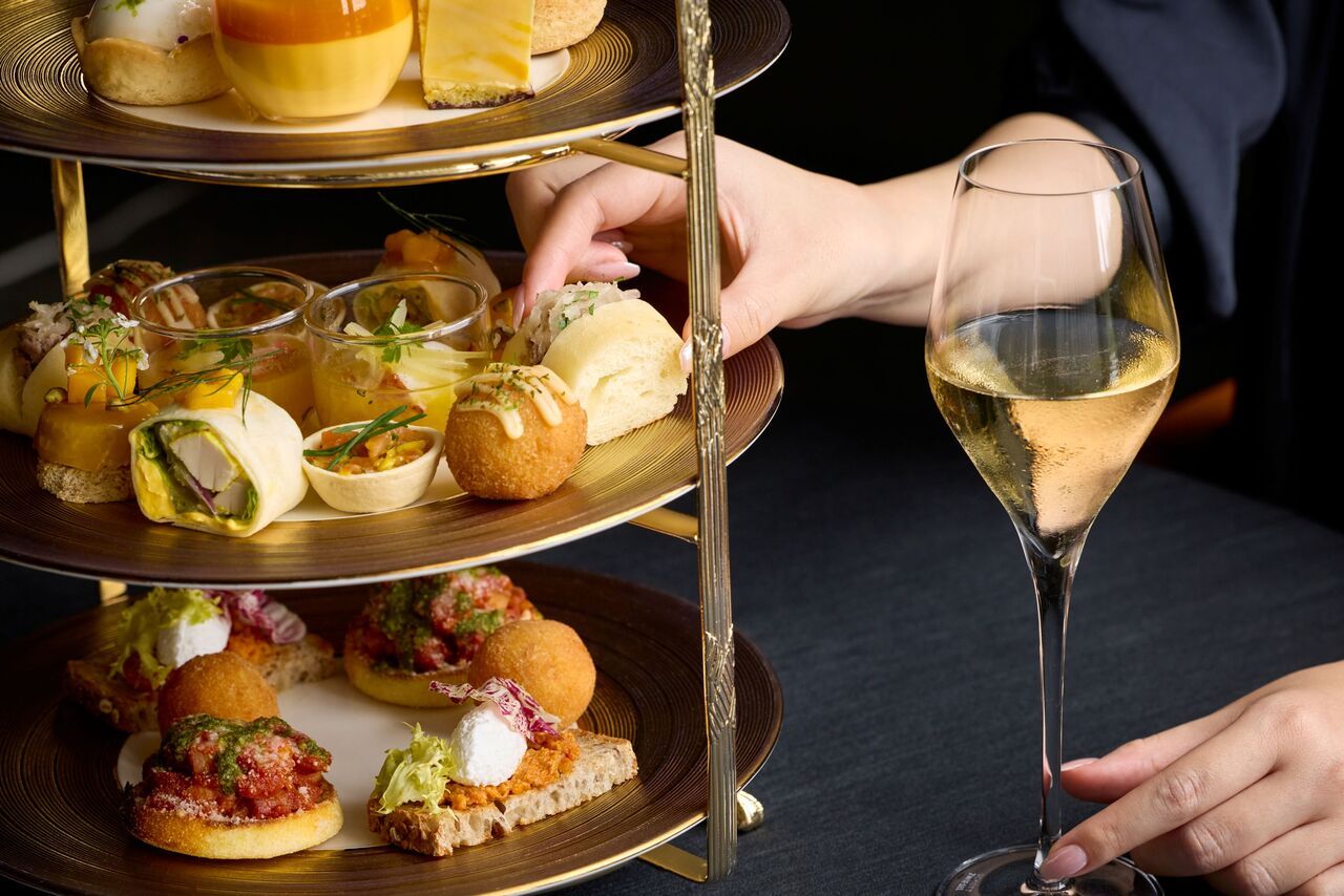 【Evening High Tea 7/1-8/31】 Bubbles & Bites Bubbles & Bites with 90 mins Free Flow of The Peninsula Champagne