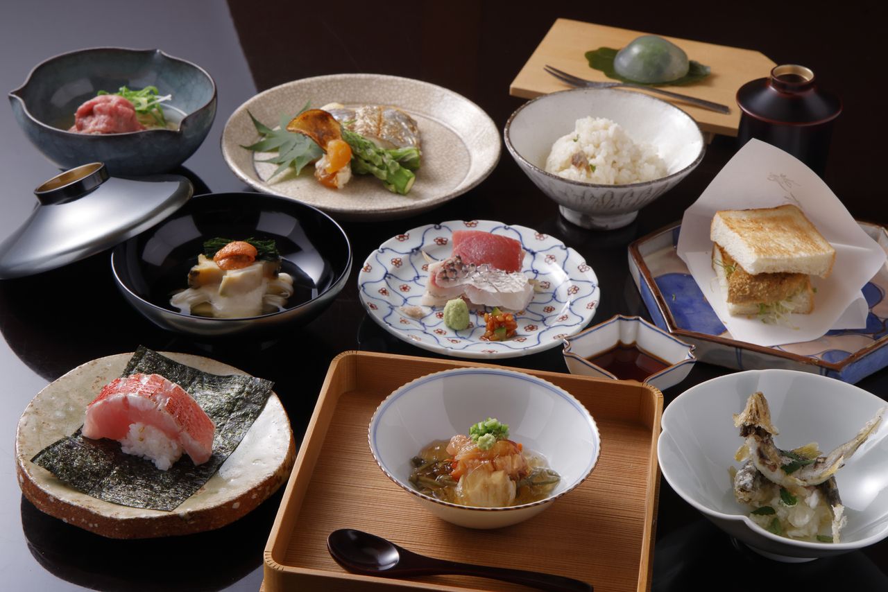 [Cena per il 2° anniversario] Godetevi l'estate di Kyoto con un menu kaiseki di 10 portate in stile Kyoto, con anguilla e pesce dolce, abbinato a 9 tipi di sake giapponese di alta qualità. [Menu celebrativo]