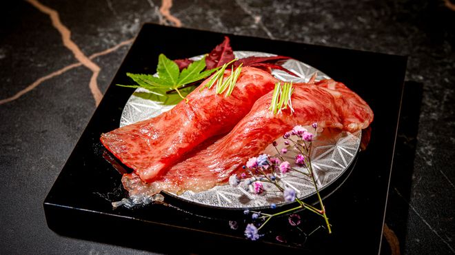 🍣人気No.1🍽️　肉寿司　A5ランク認定近江牛すき焼き　特上コース
