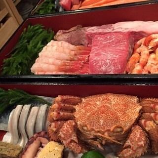 晚餐【厨师发办套餐】◆ 精选北海道当季食材制作的各种佳肴与寿司，亦可作为午餐享用。