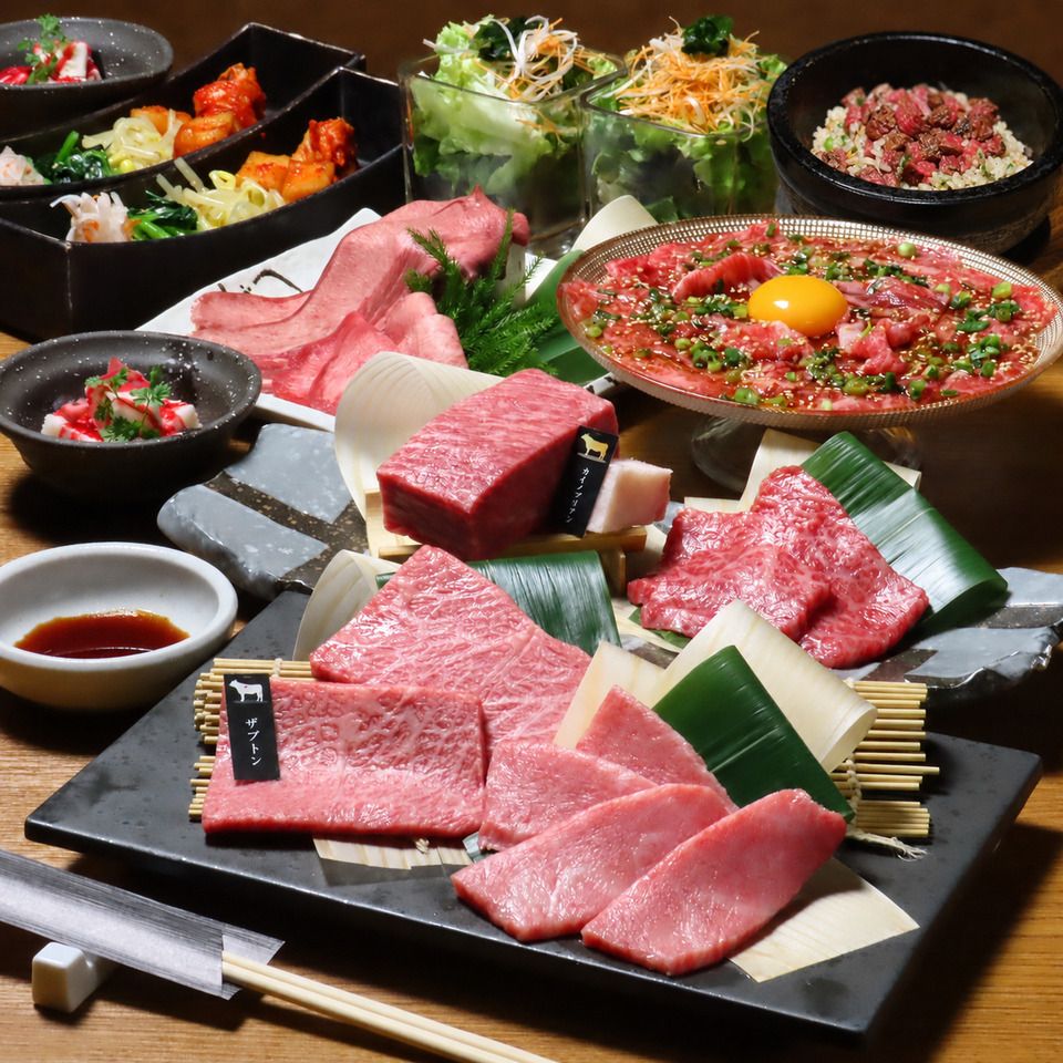 【錦 ～にしき～】認可生食・焼きすき・黒毛和牛の特製石焼ガーリックライスを味わう人気コース（全13品）