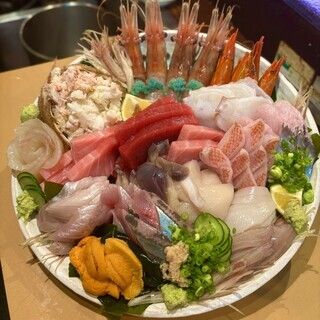 [Reservations required by the day before] A luxurious 18-item assortment of seasonal fresh fish, perfect for enjoying Hokkaido to the fullest.