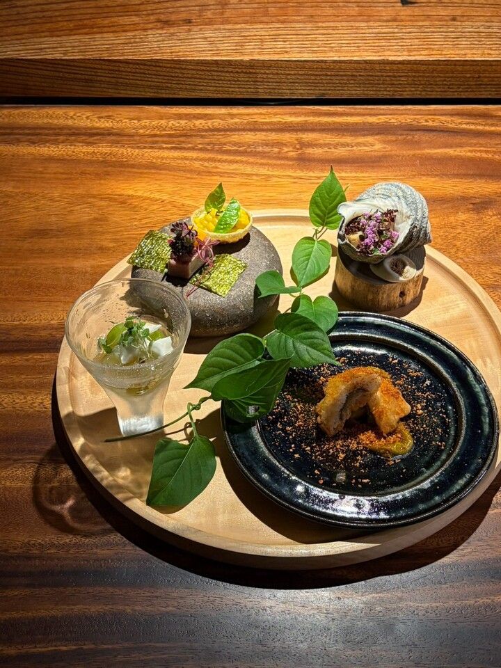 【晚餐】以柴火烤制的汉方和牛为主菜的季节性意大利料理套餐。
