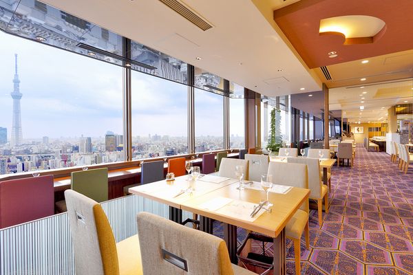 窓際テーブル（席料有）