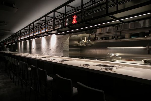 カウンター（1～15名様）