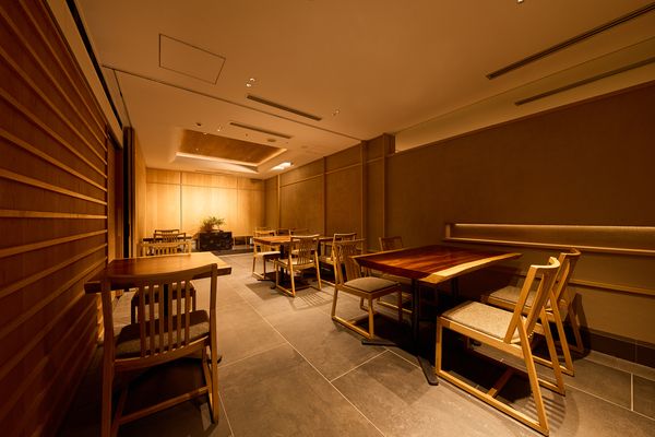 餐桌座位