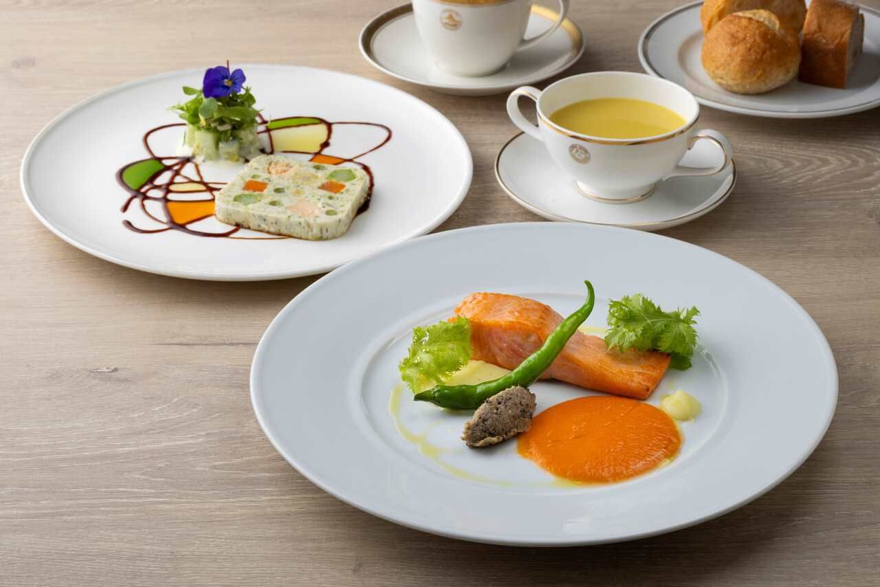 ホテル仕様のノリタケ製皿 【公式通販】